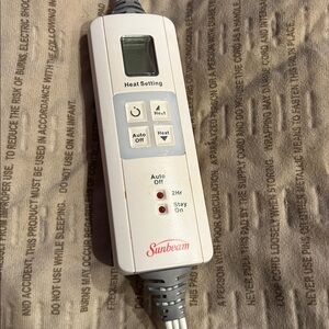 Sunbeam Auto Shut Off Heating Pad 22.5 x 11 inches